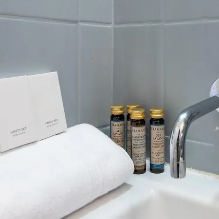 Stylish & Elegant I Metro Is Only 1minute Away I Near Montmartre Parigi
